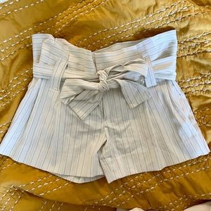ALICE + OLIVIA 2000’s Vintage Pinstriped Laurie Paperbag shorts, Size 0.
